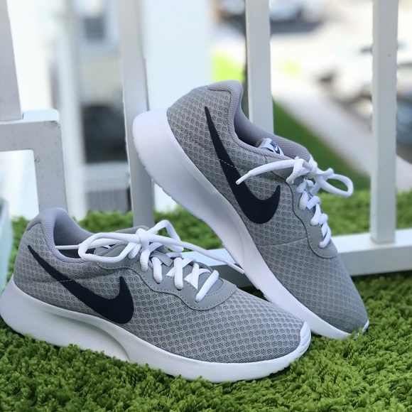 nike tanjun wolf nike tanjun wolf